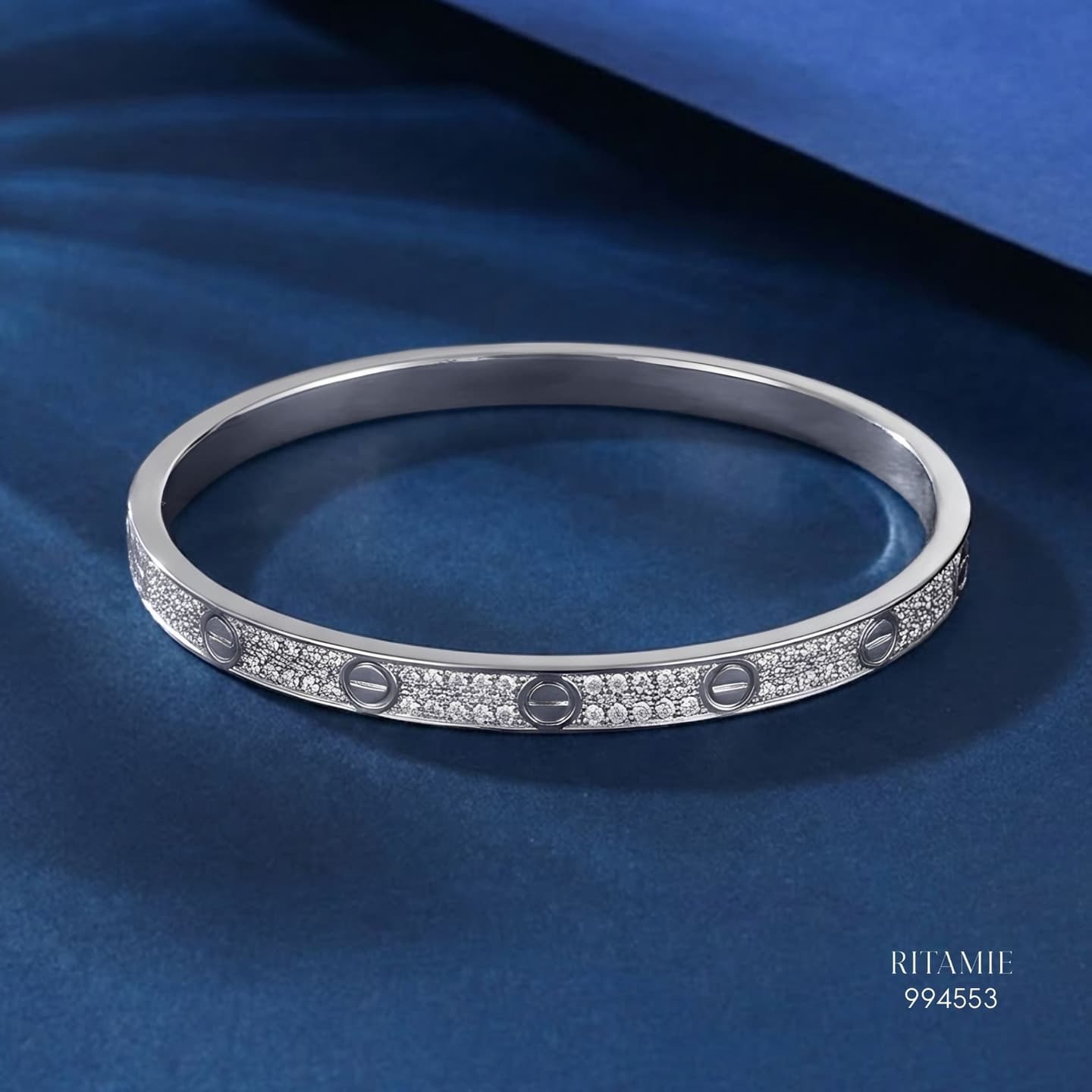 The Iconic Pav? Moissanite Silver Bangle 994553