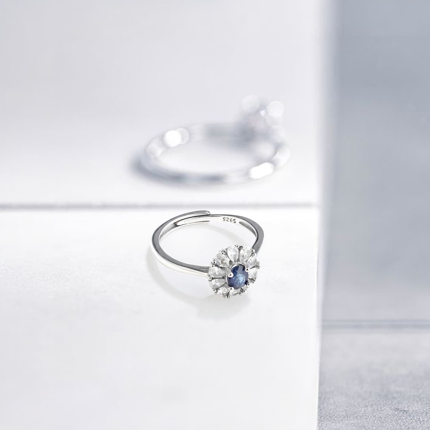 Hebes Blue Sapphire Ring HC90087L
