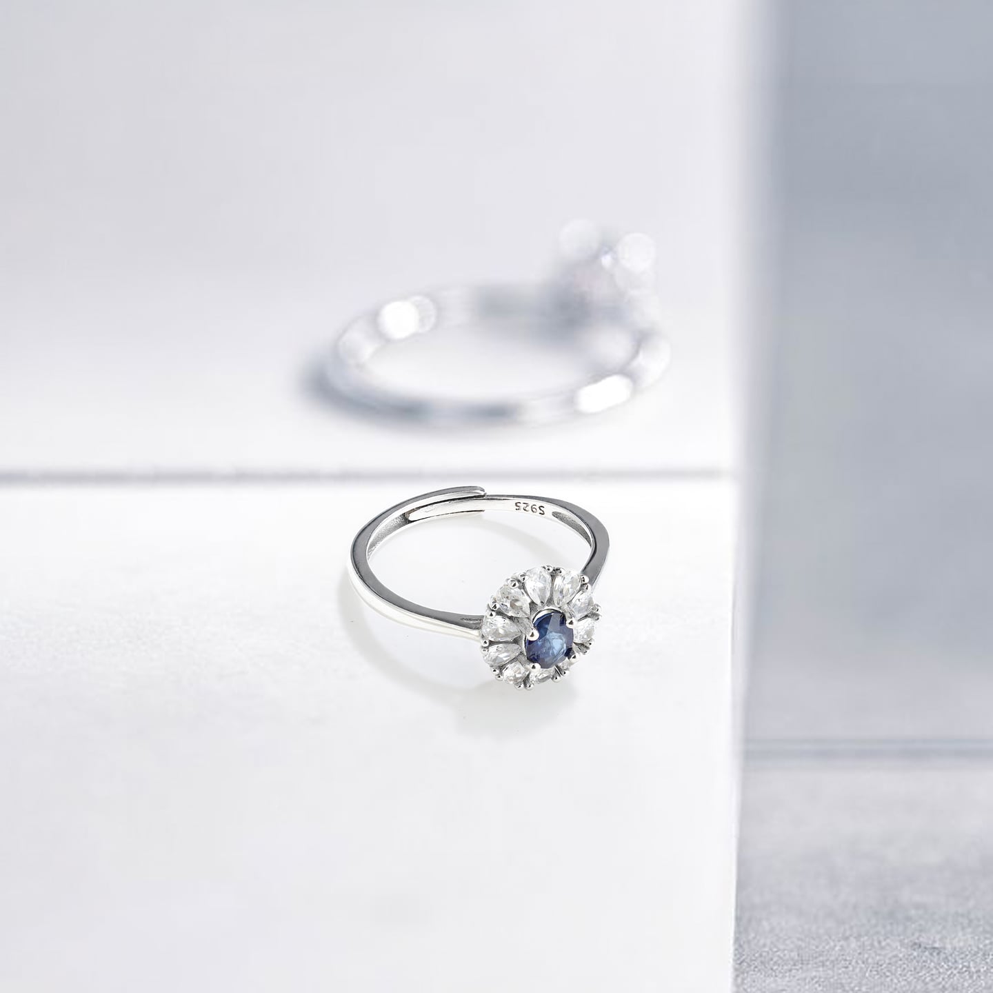 Hebes Blue Sapphire Ring HC90087L