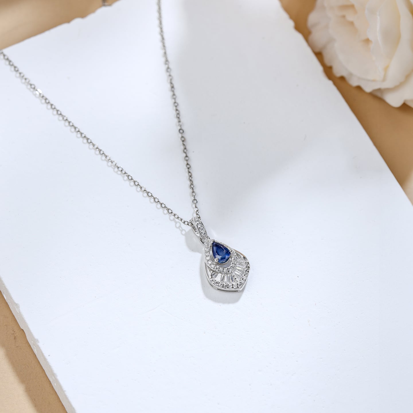 Sapphire Pendant 555389